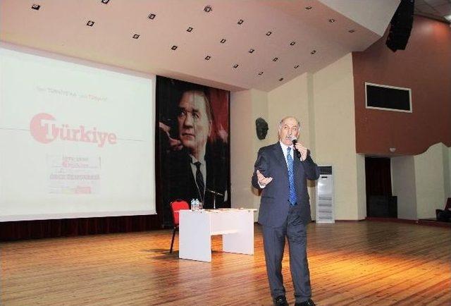 T&uuml;rkiye Gazetesi Yazarları İzmir&rsquo;de Okurlarıyla Buluştu 2