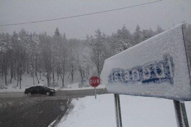 Bolu Dağı’da Tipi Şeklinde Kar Yağışı Başladı