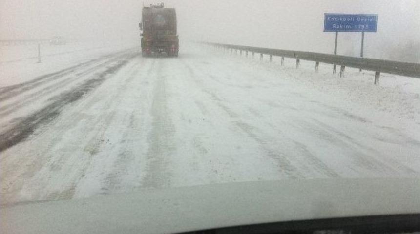 Acıpayam&rsquo;da Kar Yağışı Etkili Oldu