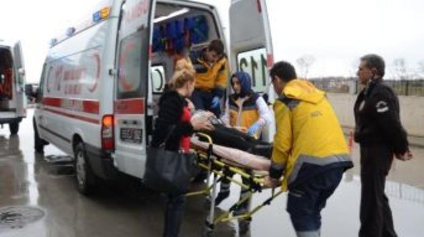 Motosiklet Yayaya &Ccedil;arptı: 1 Yaralı