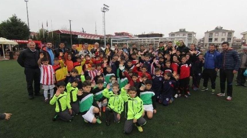 Miniklerin Turnuvasında Kazanan Dostluk Oldu