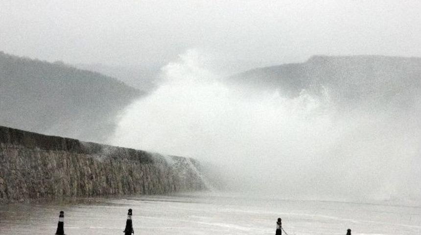Amasra&rsquo;da Fırtına Hayatı Olumsuz Etkiledi