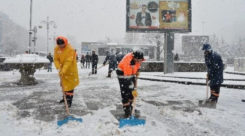 B&uuml;y&uuml;kşehir&rsquo;den Yoğun Kar Yağışına M&uuml;dahale