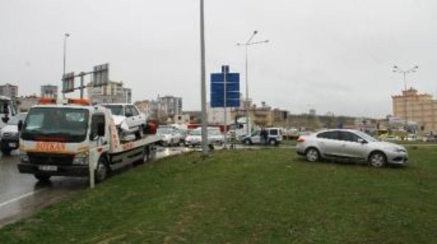 Samsun&rsquo;da Trafik Kazası: 2 Yaralı