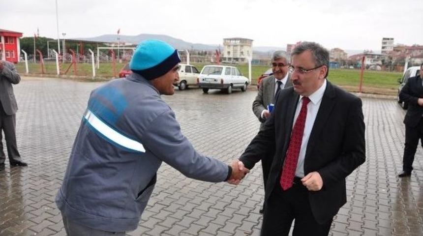 Manisa B&uuml;y&uuml;kşehir&rsquo;den &Ccedil;ilek &Uuml;reticisine Destek