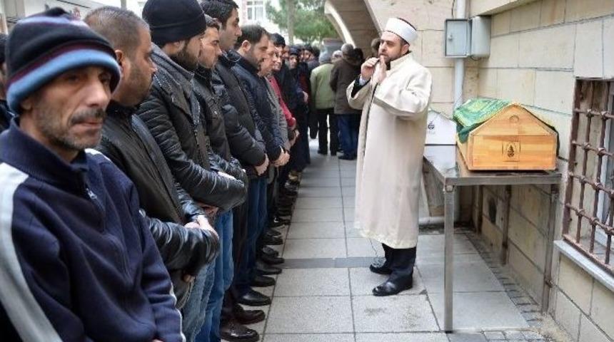 Yangında &Ouml;len Suriyeli Kardeşler Toprağa Verildi