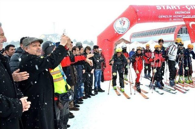 Ergan, Uluslararası Dağ Kayağı Yarışmasına Ev Sahipliği Yaptı