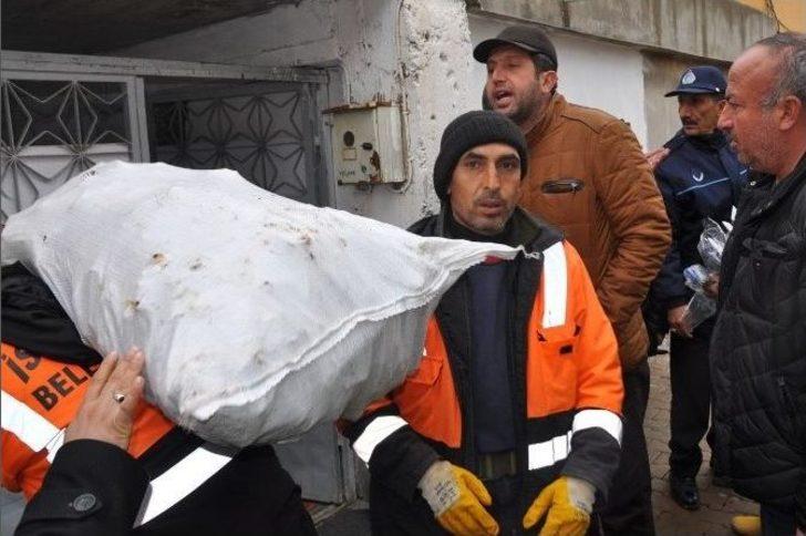 Suriyelilere Çorap Ve Odun Dağıtıldı G4