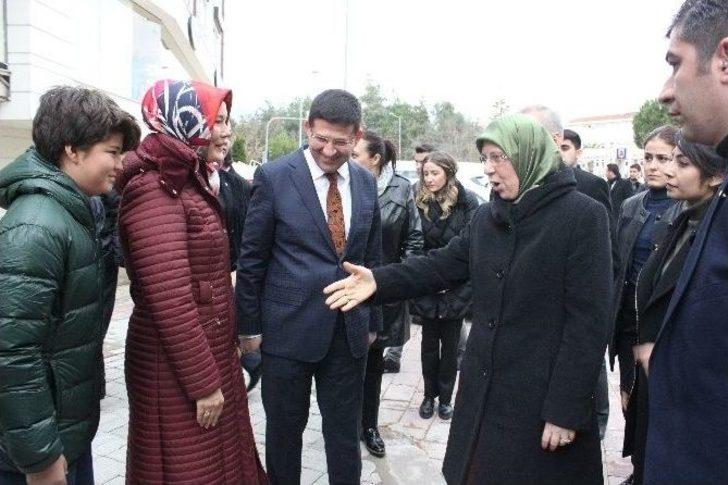 Bakan Ramazanoğlu, Çocuklarla ‘çember’ Oynadı G3