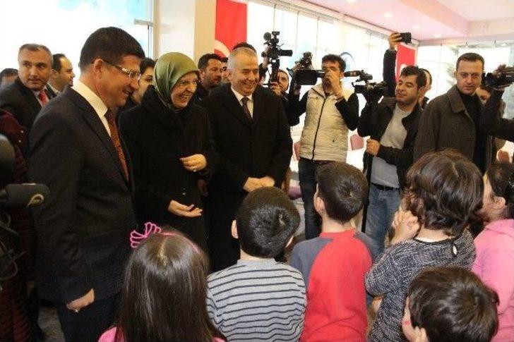 Bakan Ramazanoğlu, Çocuklarla ‘çember’ Oynadı G4