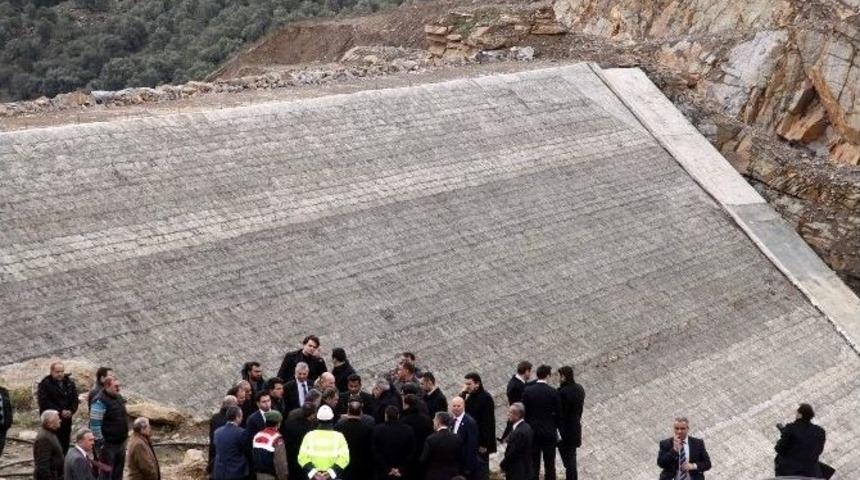 Bakan Eroğlu, G&ouml;kbel Barajı&rsquo;nda İncelemelerde Bulundu