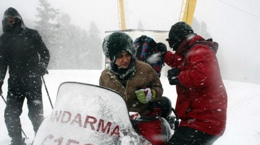 Zirvede Mahsur Kalan &Uuml;niversite &Ouml;ğrencisi Gen&ccedil; Kızı Jak Kurtardı
