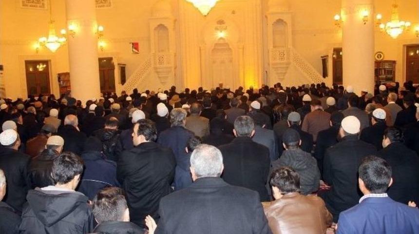 Mehmet G&ouml;rmez Sabah Namazı Buluşmasına Katıldı