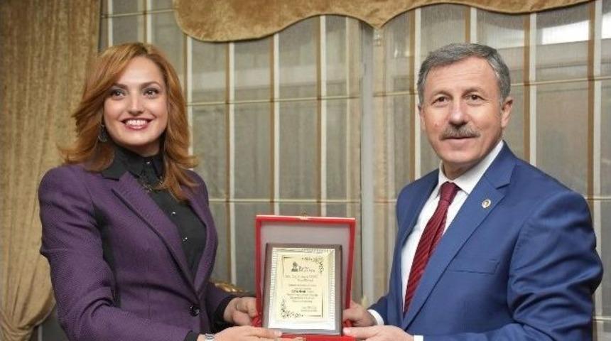 Yılın Milletvekili &Ouml;zdağ, Yılın Belediye Başkanı &Ccedil;elik Se&ccedil;ildi