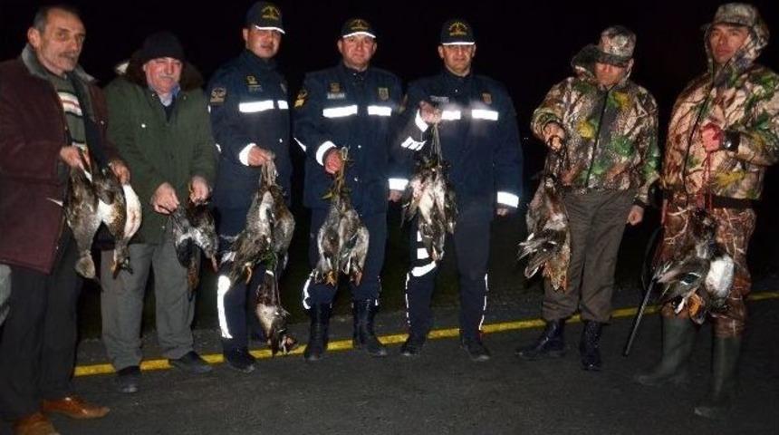 Avcı Kılığına Girerek Kaçak Avcıları Yakaladılar