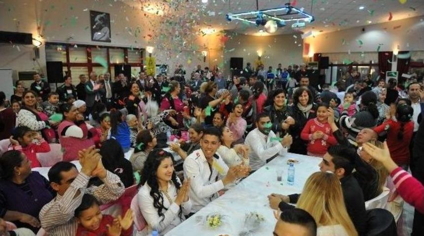 Bucalı &Ccedil;iftler Toplu T&ouml;ren İle D&uuml;nya Evine Girecek