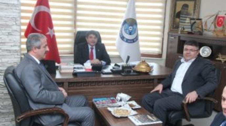 H&uuml;seyin Tanrıverdi Hizmet İş Sendikası&rsquo;nı Ziyaret Etti
