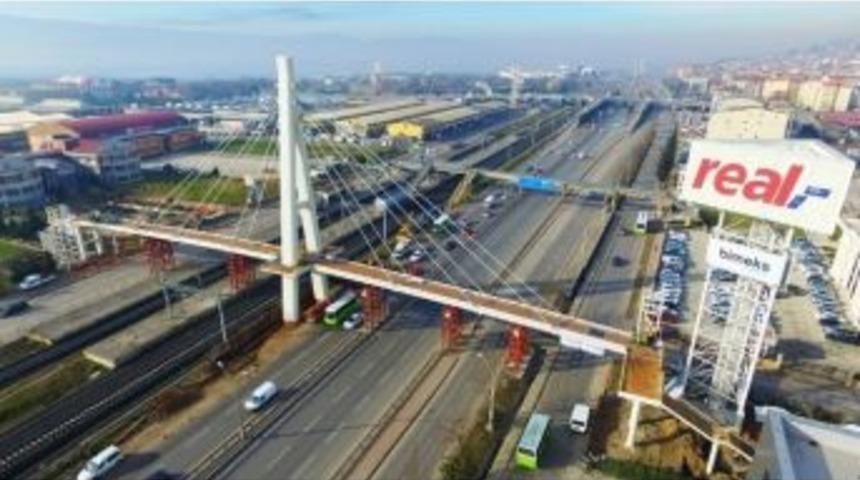 Valilik Kamp&uuml;s&uuml; Yaya K&ouml;pr&uuml;s&uuml; &Ccedil;alışmaları S&uuml;r&uuml;yor