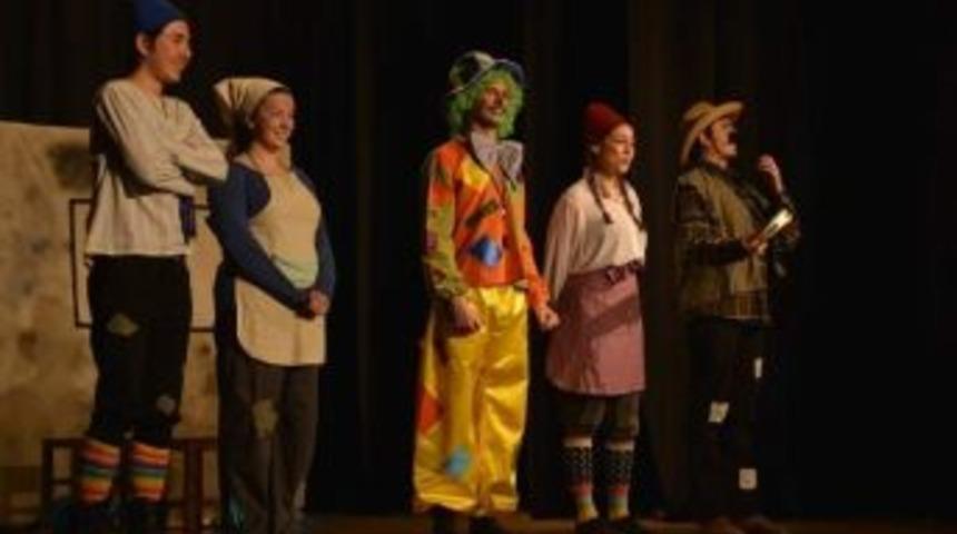 &rsquo;hansel İle Gratel&rsquo; Oyununu 5 G&uuml;nde 3 Bin 500 &Ccedil;ocuk İzledi