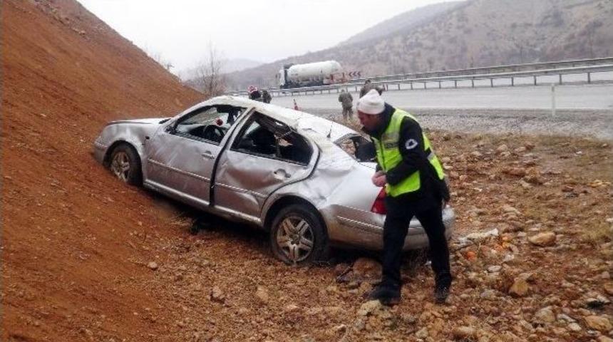 Malatya-adıyaman Karayolunda Kaza: 5 Yaralı