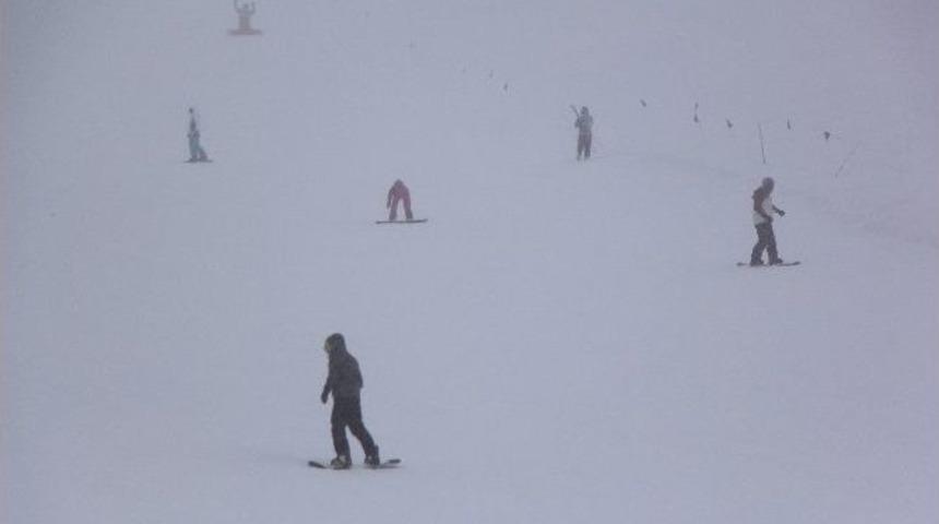 Kayak Severler Kartalkaya&rsquo;ya Akın Etti