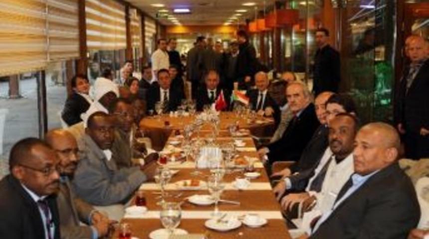 Bakan Efkan Ala Sudanlı Belediye Başkanlarıyla Buluştu