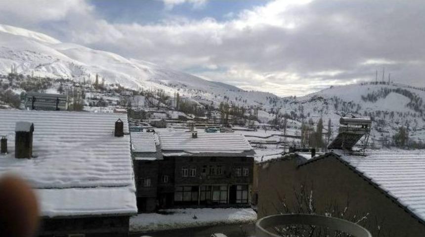 &Ccedil;elikhan İl&ccedil;esinde Kar Yağışı