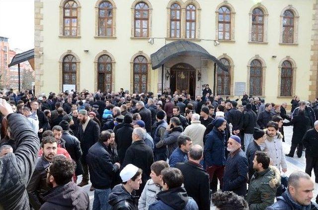 Cemaat Ve Sivil Toplum Kuruşlarından Müezzine Destek