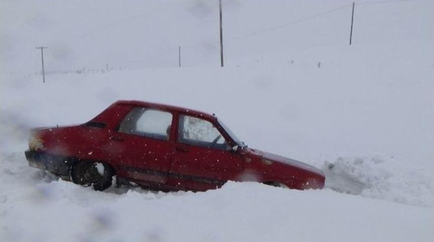 Kars&rsquo;ta Kar Yağışı Etkili Oldu