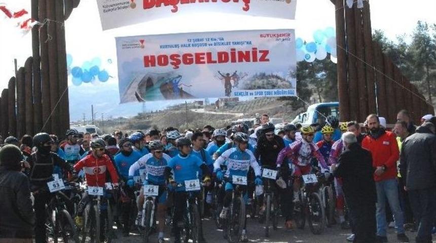 Kahramanmaraş&rsquo;ta Bisiklet Yarışı Ve Halk Koşusu