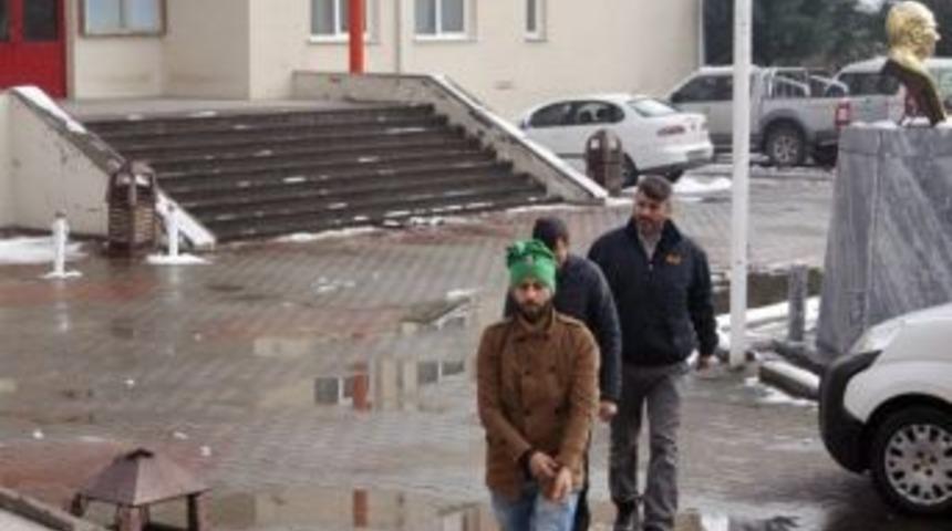 Uyuşturucu Satan İki Şahıs Tutuklandı