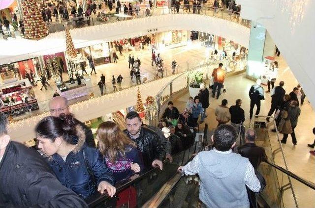 Tekira Avm’de Pazar Yoğunluğu