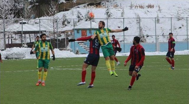 Maçtan Önce Taraftarlar Kavga Etti 3