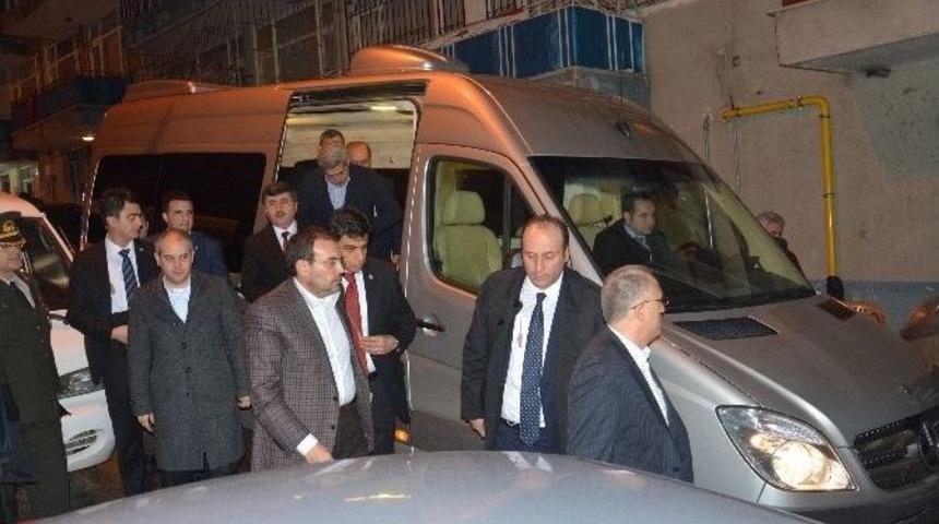 Bakanlardan Şehit Ailesine Taziye Ziyareti