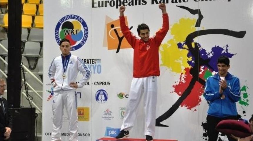 Bakan &Ccedil;ağatay Kılı&ccedil;, Milli Karatecileri Tebrik Etti