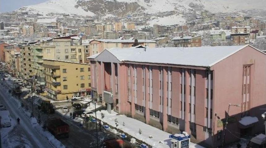 Hakkari&rsquo;de 32 K&ouml;y Ve 72 Mezra Yolu Ulaşıma Kapandı