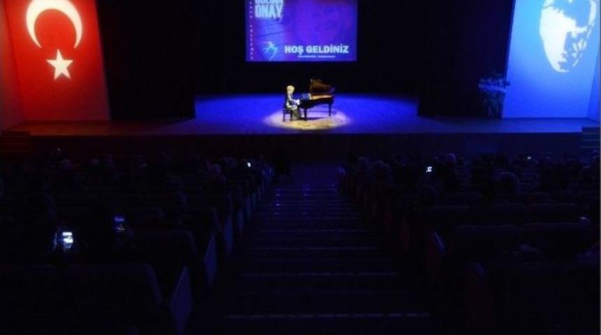 G&uuml;lsin Onay&rsquo;dan Unutulmaz Piyano Resitali