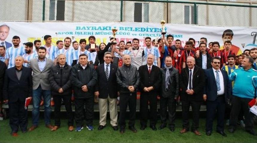 Metin Oktay Yeşil Sahada Anıldı