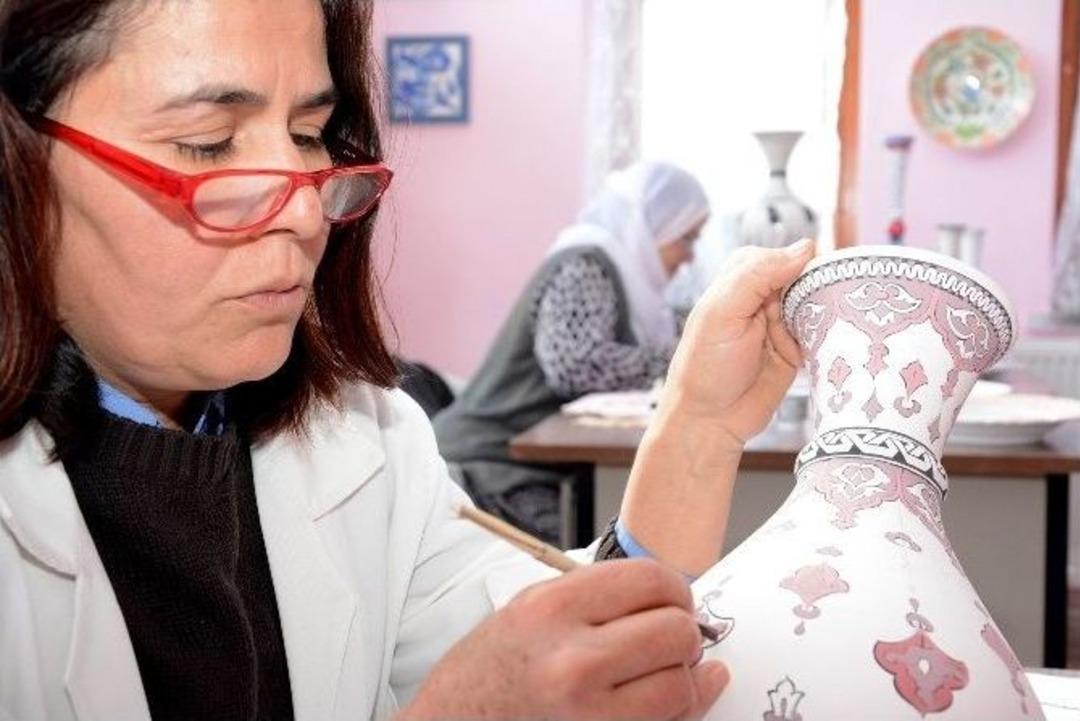 Hem Eğitim Alıyor Hem De Para Kazanıyorlar