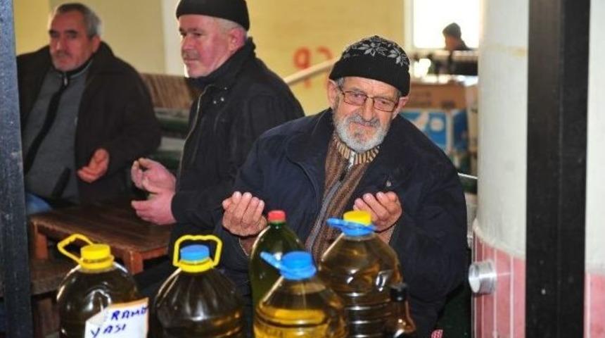 Pazar Yeri Şehitler İçin Yapılan Duayla Açıldı