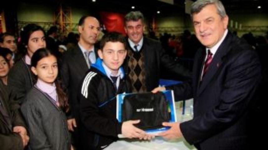 27 Bin 180 &Ouml;ğrenci Daha Tablet Bilgisayarlarına Kavuşuyor