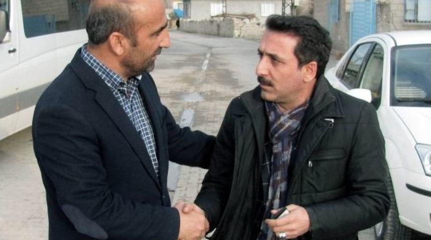 &Uuml;nl&uuml; Sanat&ccedil;ı Latif Doğan&rsquo;dan Kadiri Tarikatı Şeyhi&rsquo;nin Ailesine Taziye Ziyareti