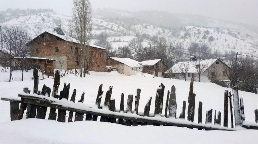 G&uuml;m&uuml;şhane&rsquo;de 95 K&ouml;y Yolu Ulaşıma Kapandı