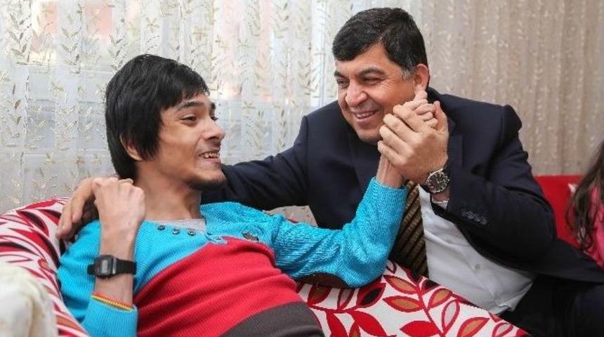 Engelli Yusuf&rsquo;a Başkan Fadıloğlu S&uuml;rprizi