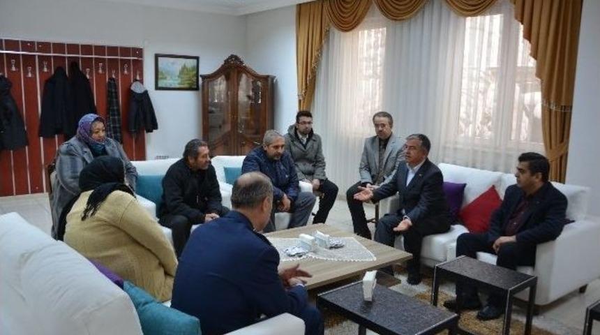 Milli Savunma Bakanı Sayın İsmet Yılmaz, Kayseri&rsquo;de Şehit Ailesini Ziyaret Etti