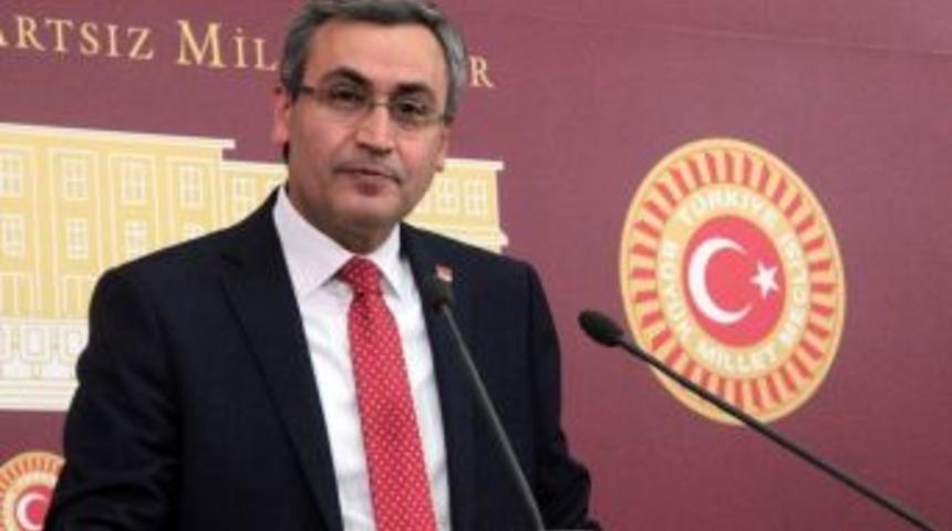 Chp&rsquo;de Atat&uuml;rk&rsquo;&uuml;n Resmini İndirme Tartışmaları