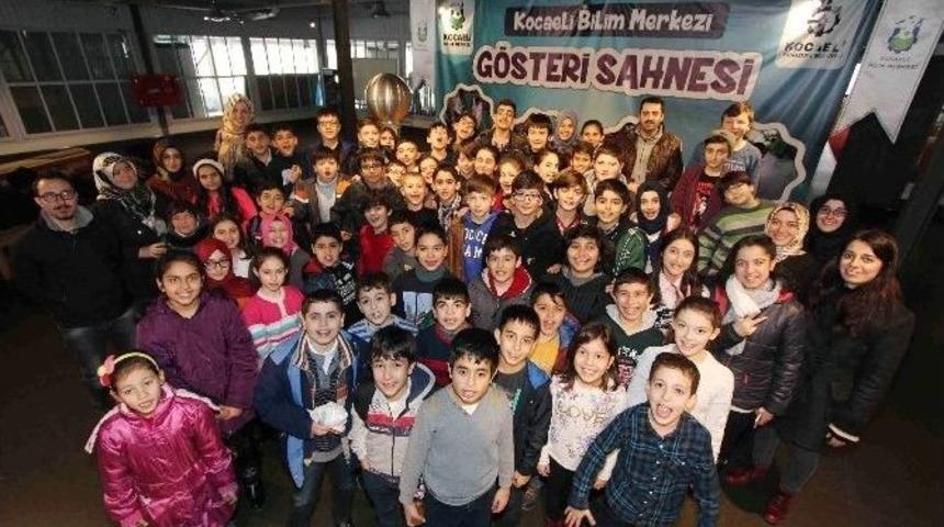 Bağcılarlı &Ouml;ğrenciler Kocaeli Bilim Merkezi&rsquo;ni Ziyaret Etti