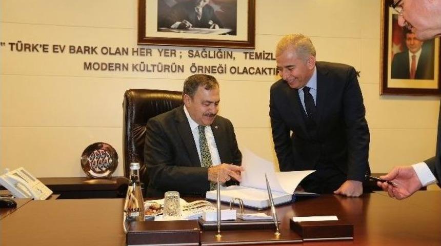 Bakan Eroğlu&rsquo;dan B&uuml;y&uuml;kşehir&rsquo;e &Ouml;vg&uuml;