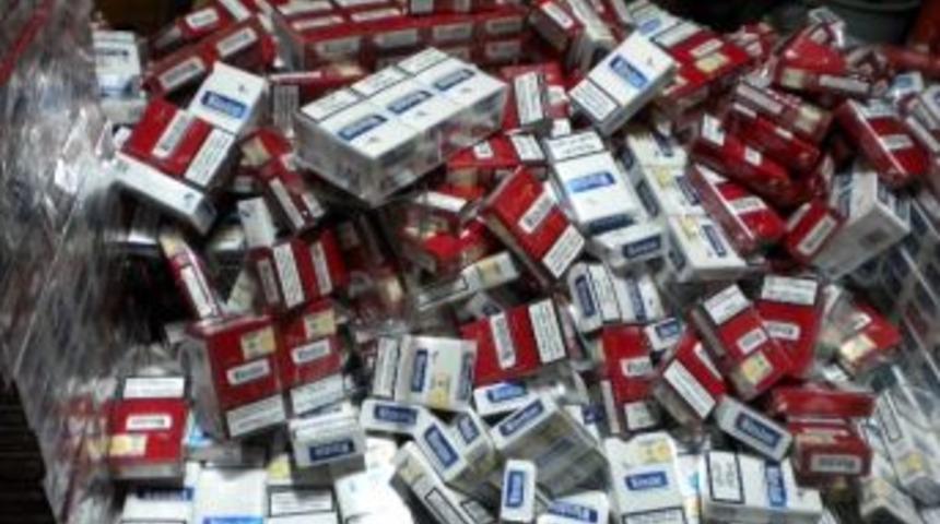 Otomobilde 2 Bin Paket Ka&ccedil;ak Sigara Ele Ge&ccedil;ti