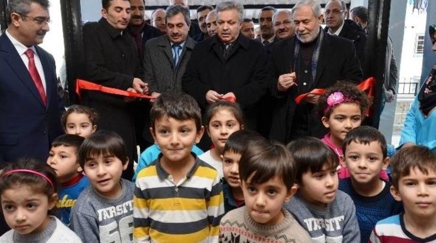 Minikler Eğitimlerine S&uuml;t İ&ccedil;erek Başladı